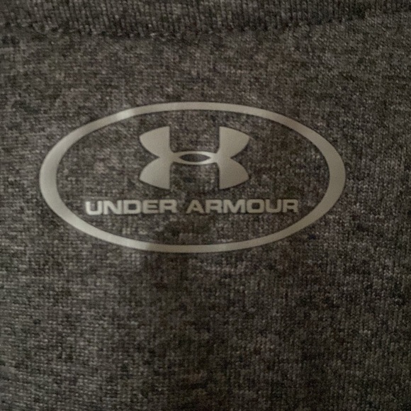 Under Armour Shirt - Picture 5 of 5